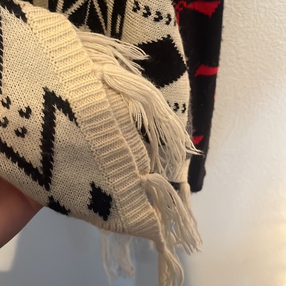 Wet Seal Knitted Cotton Shawl/Sweater with Sleeves - Picture 5 of 8